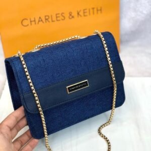 Handbag , trendy , stylish purse , crossbody , chain bag