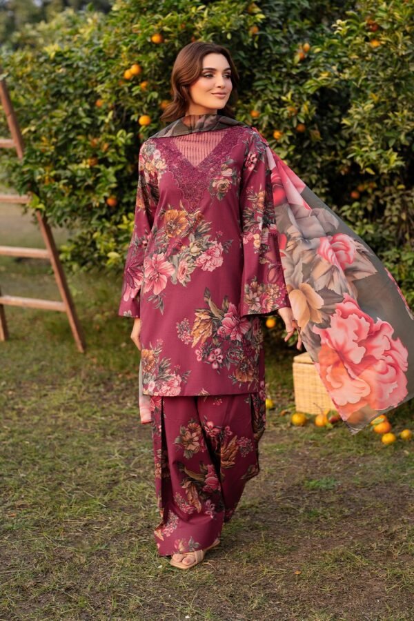 IZNIK patches with VOIL Print Dupatta Fabric: 9070 Lawn Printed shirt Printed trouser Printed 100/100 voil lawn Dupatta Embroidery patches on organza - Image 2