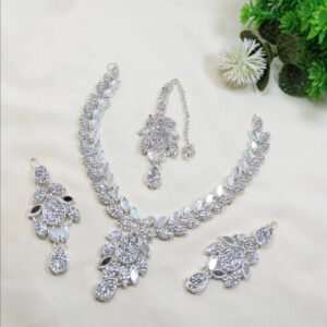Traditional Jewelry Set for Girls & Women – Includes Necklace, Earrings & Maang Tikka