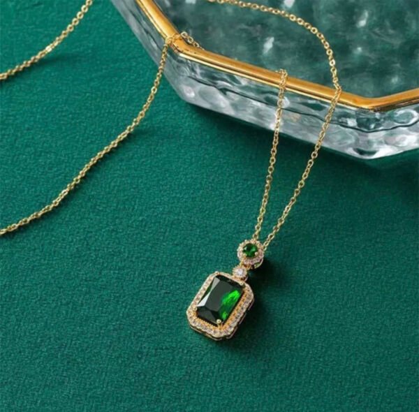 3-Piece Emerald Crystal Jewelry Set – Titanium Steel Necklace, Earrings & High-End Designer Finish - Image 4