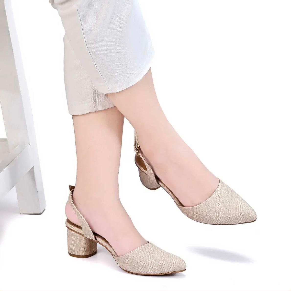 Woven Chic Pumps – Elegant Slingback Heels for Women